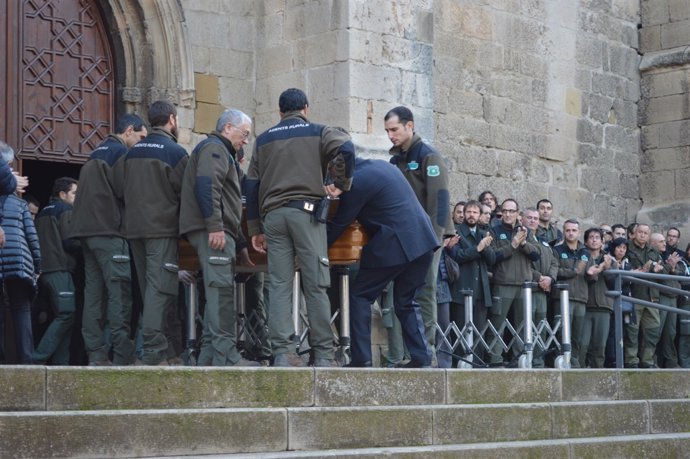 Enterrament dels agents rurals assassinats per un caçador a Aspa (Lleida)