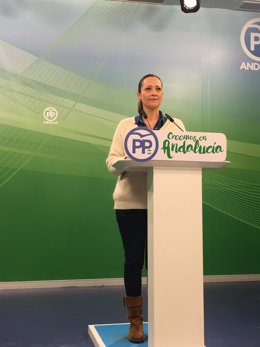 La vicesecretaria del PP-A, Maribel Lozano, en rueda de prensa