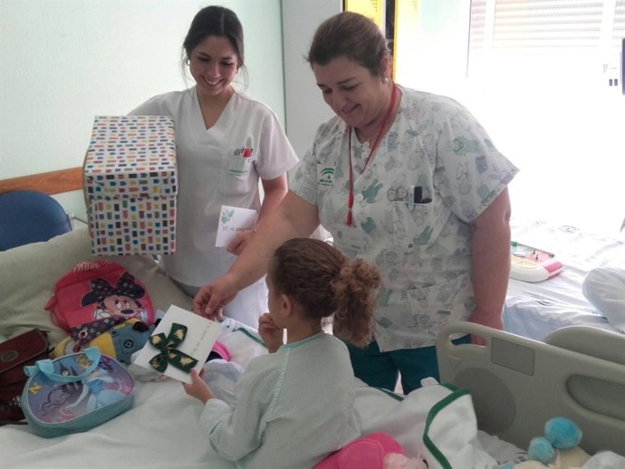 Hospital de Osuna participa en un proyecto para facilitar la estancia en Navidad