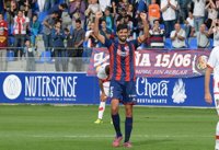 El Huesca defiende el liderato en la visita del Oviedo con Cádiz, Rayo y Numancia atentos