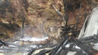 Mueren las tres jirafas de Cabárceno al incendiarse la cabaña de su recinto