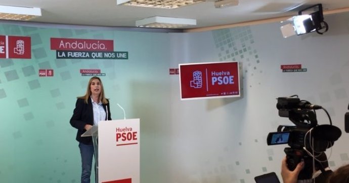 La parlamentaria del PSOE por Huelva, Manuela Serrano 
