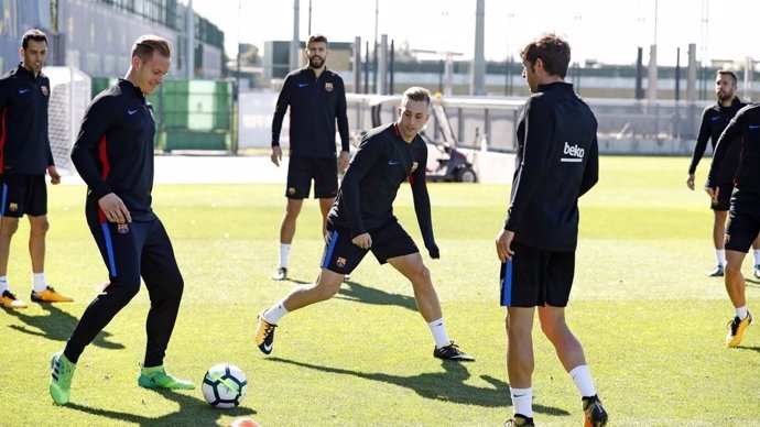 Gerard Deulofeu Ter Stegen Sergi Roberto Piqué Barcelona entrenamiento