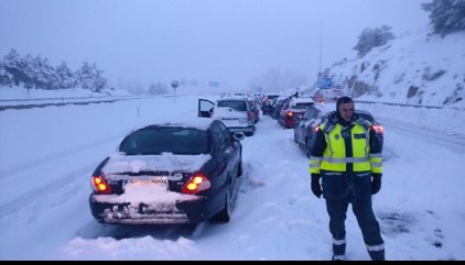 Castilla León pide colaboración a los equipos sanitarios de la Comunidad para atender a los afectados de la AP-6