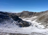 La nieve dificulta la circulación en Piornal (Cáceres) y se prohíbe el paso de camiones