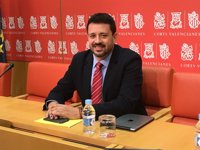 El PP denuncia que Sanidad "obliga" a los profesores a asumir labores sanitarias en los colegios