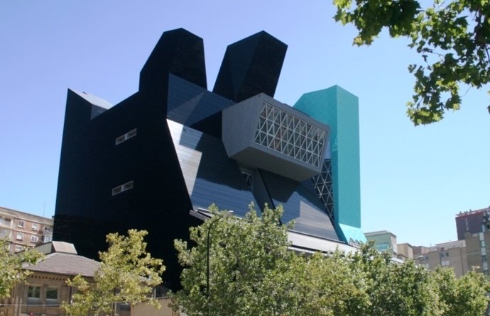 Edificio que alberga el IAACC PAblo Serrano de Zaragoza