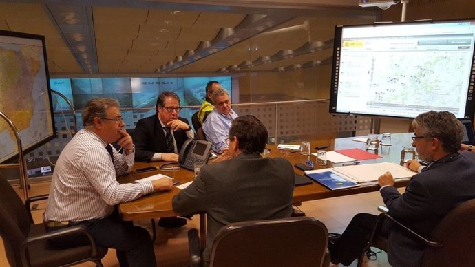 Reunió entre Zoido i Serrano sobre el temporal de neu a l'AP-6