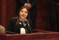La nueva vicepresidenta de Ecuador se compromete a desempeñar su cargo "con total honestidad" y apelando al diálogo