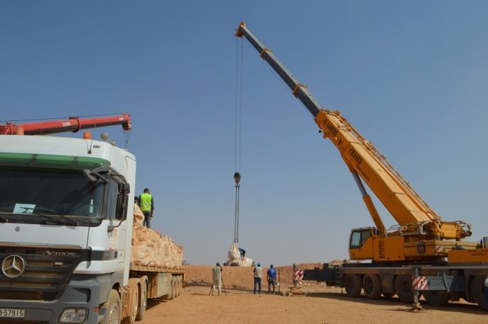 Entrega de ayudaa los civiles atrapados entre Siria y Jordania