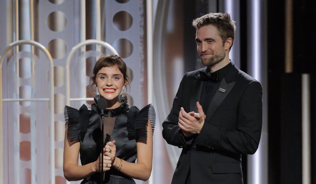 Emma Watson y Robetr Pattinson en los Globos de Oro