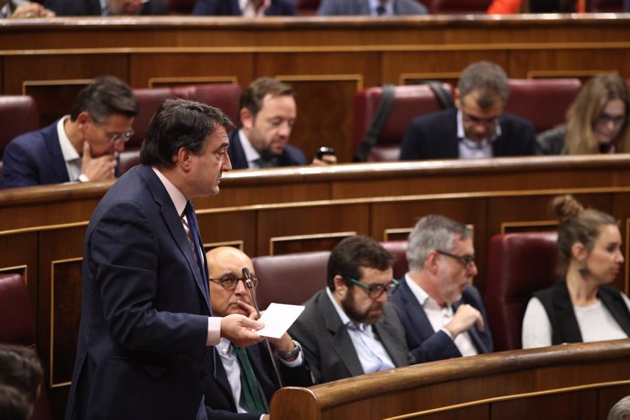 Aitor Esteban en la sesión de control al Gobierno en el Congreso