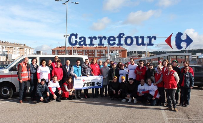 Donación Carrefour a Cruz Roja Palencia