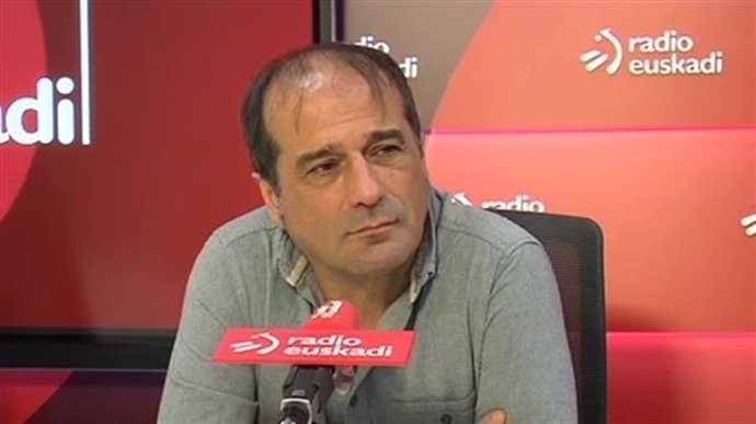 Agus Herran, del Foro Social, en Radio Euskadi