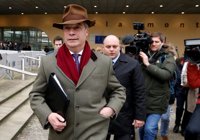 Farage afirma que Barnier no entiende por qué Reino Unido votó a favor del Brexit