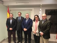 Alonso (PP) reanuda el curso político con una reunión con la AVT "en busca  de un relato veraz, de justicia y memoria" 