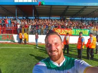 Disparan en Alemania al futbolista germano-turco Deniz Naki, crítico con Erdogan