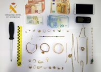 Detenido un grupo itinerante por robar joyas y dinero en viviendas de Gama, Islares y Mioño