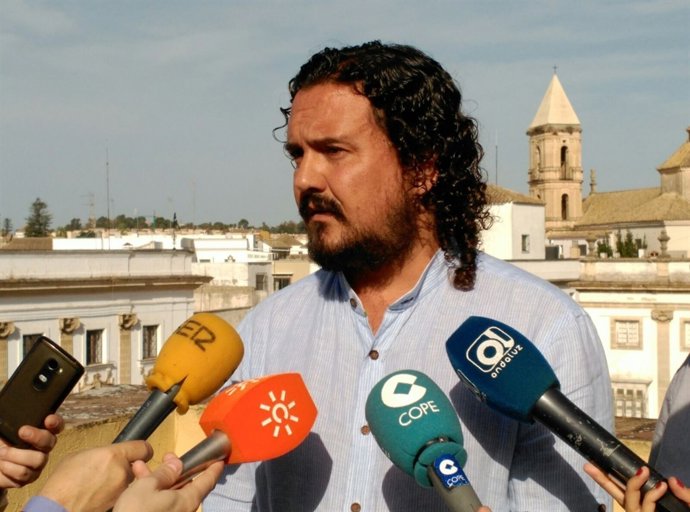 El coordinador provincial de IU, Fernando Macías