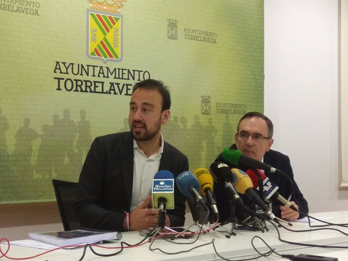 Cruz Viadero y López Estrada en rueda de prensa