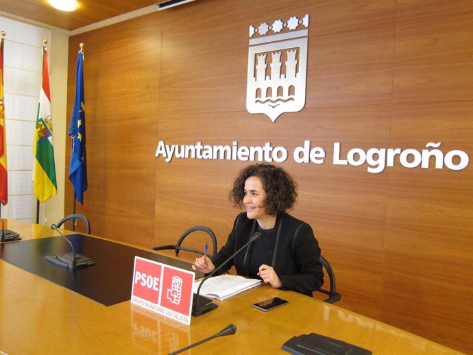  La Portavoz Del PSOE, Beatriz Arraiz                           