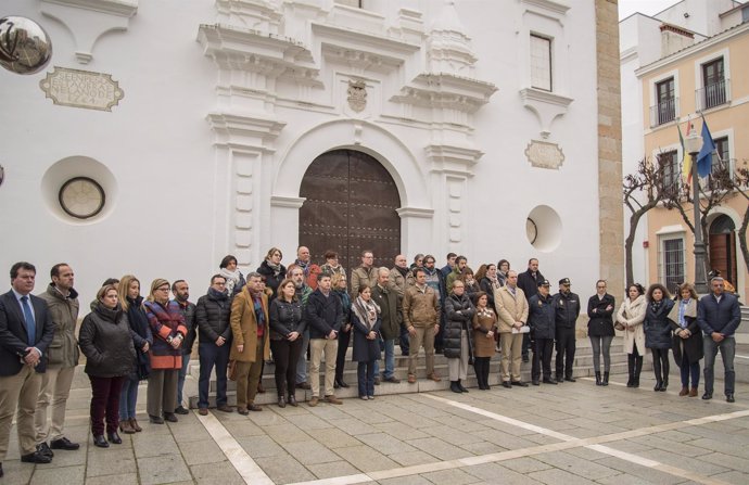 Minuto de silencio Asamblea de Extremadura