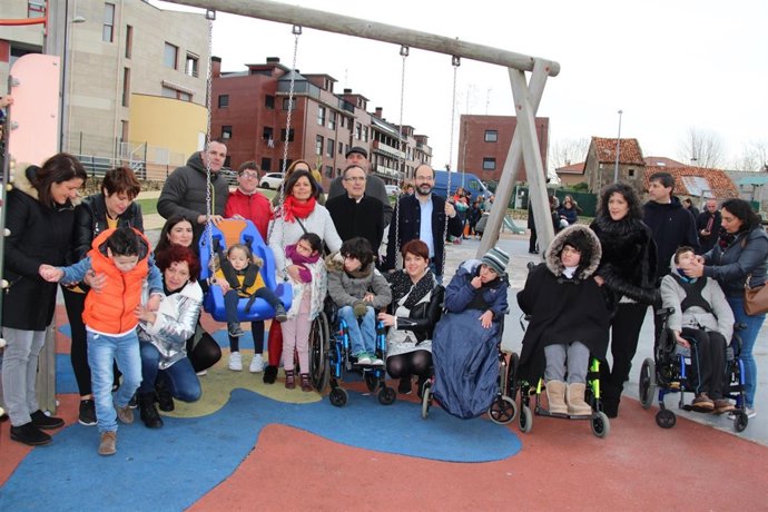 Fotos Inauguración Juegos Integracion Parque Infantil De Sierrapando.Doc