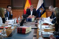 Clavijo espera reunirse con Rajoy a lo largo de enero o febrero para abordar la Agenda Canaria