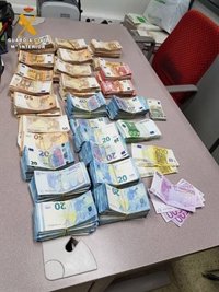 Intervenidos en Casetas (Zaragoza) casi 225.000 euros transportados en un vehículo sin haber sido declarados