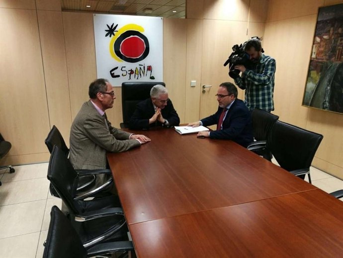 Reunión Extremadura y Turespaña