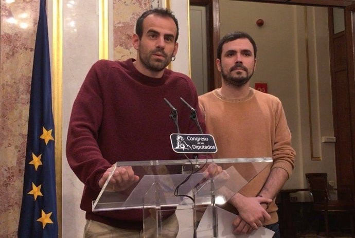 El diputado de IU Miguel Ángel Bustamante y el líder de IU, Alberto Garzón