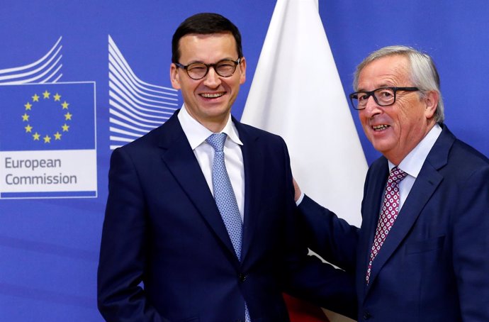 Jean-Claude Juncker y Mateusz Morawiecki 