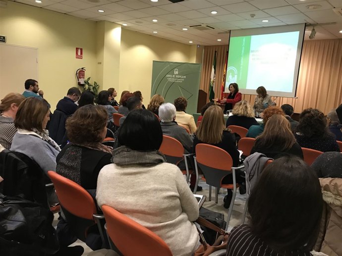 Acto de presentación de la Renta Mínima de Inserción Social a entidades locales