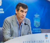 Román (PP) insta a los grupos parlamentarios a respaldar la reforma del impuesto de plusvalías