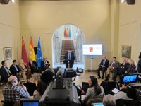 López Miras anuncia una bajada del IRPF y asegura que 2018 será el año de la Región con el AVE y el Aeropuerto