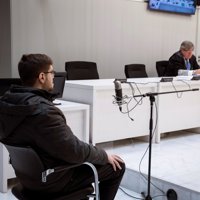 El tuitero acusado de humillar a víctimas de ETA pide perdón y dice que lo hizo por un "cabreo ocasional"