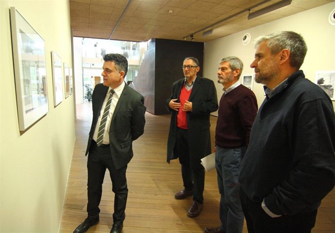 Foto/ Presentación De La Exposición ‘Desahucios Ic Onográficos’