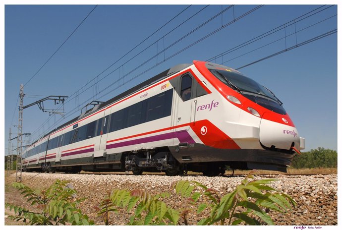 Tren de Cercanías Renfe turismo viaje ferroviario