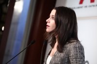Inés Arrimadas: el reglamento del Parlament "no se acuerda en Bélgica comiendo mejillones"