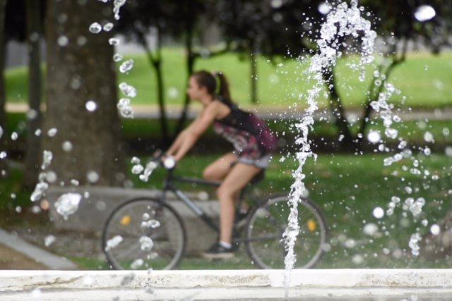 Verano, calor, deporte, descanso, temperaturas, vacaciones, agua