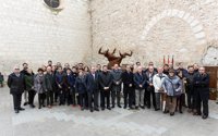Inaugurada el Peñafiel (Valladolid) 'Centenaria' una escultura homenaje a quienes han dedicado su vida y trabajo al vino