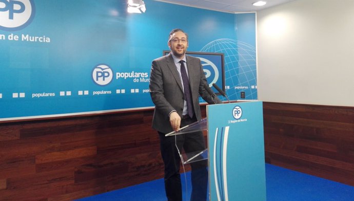 El portavoz del Partido Popular de la Región de Murcia, Víctor Martínez