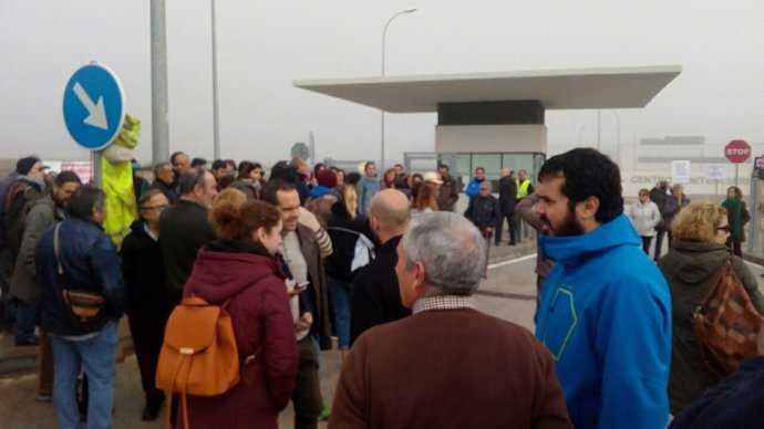 Manifestantes concentración contra CIE archidona cárcel tras muerte argelino 