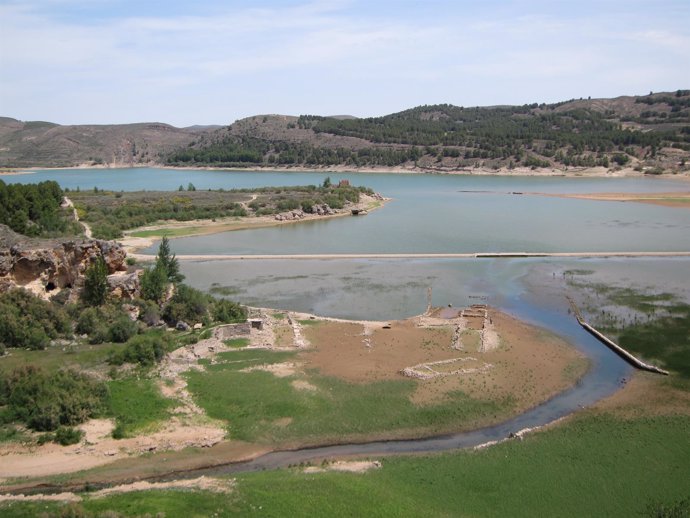 Pantano de la Cuenca del Ebro                         