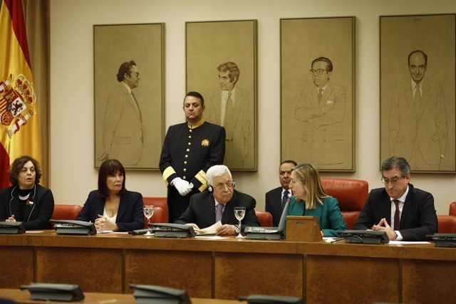 Ana Pastor y Abbas en la visita institucional al Congreso