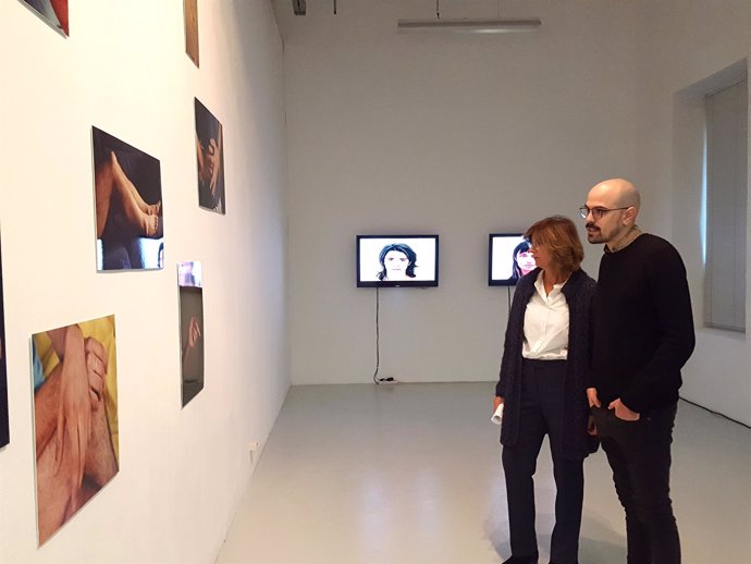 López-Briones, visitó hoy la exposición 'Des-educación utópica'