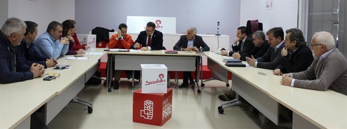 Imagen de la reunión con alcaldes del PSOE