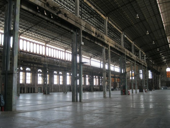          Nave De Talleres De Sagunto                      