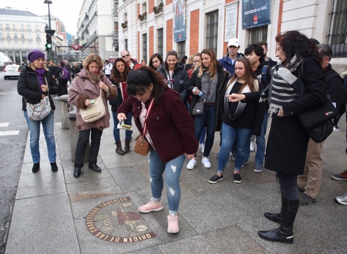 Turistas pasan la Navidad en Madrid