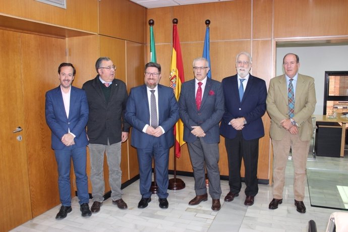Reunión con el Consejo Andaluz de Veterinarios.